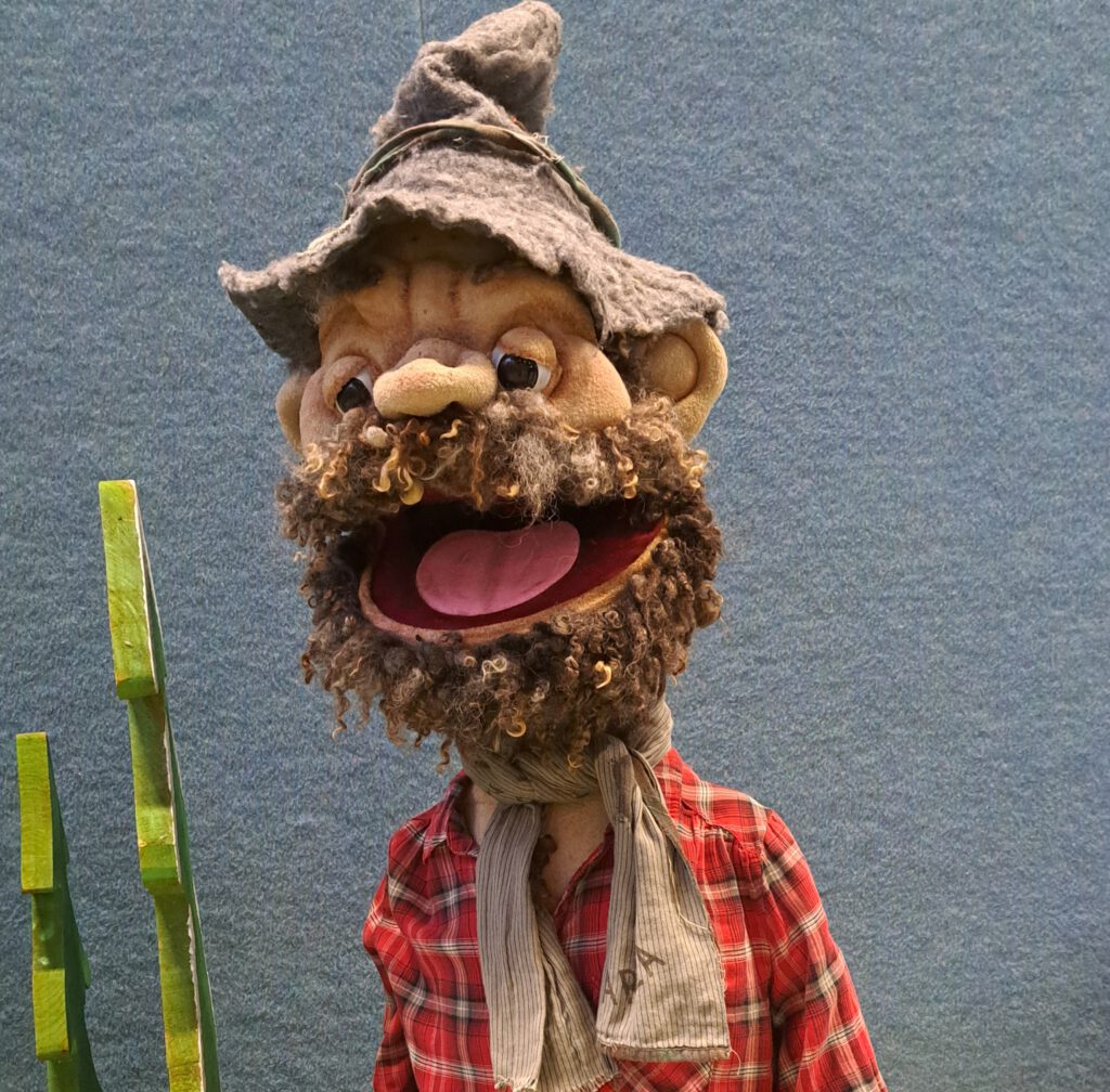 06.11.2025 – Bericht vom Puppentheater KISTENHAUSEN in der Pestalozzischule